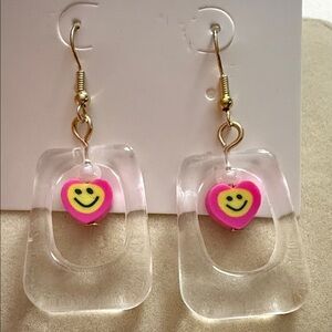 NWT Acrylic Pink Smiley Face Earrings 2”